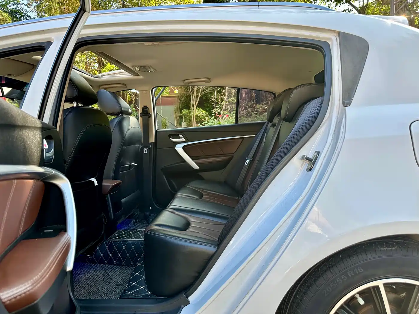 GEELY AUTOMOBILE EMGRAND