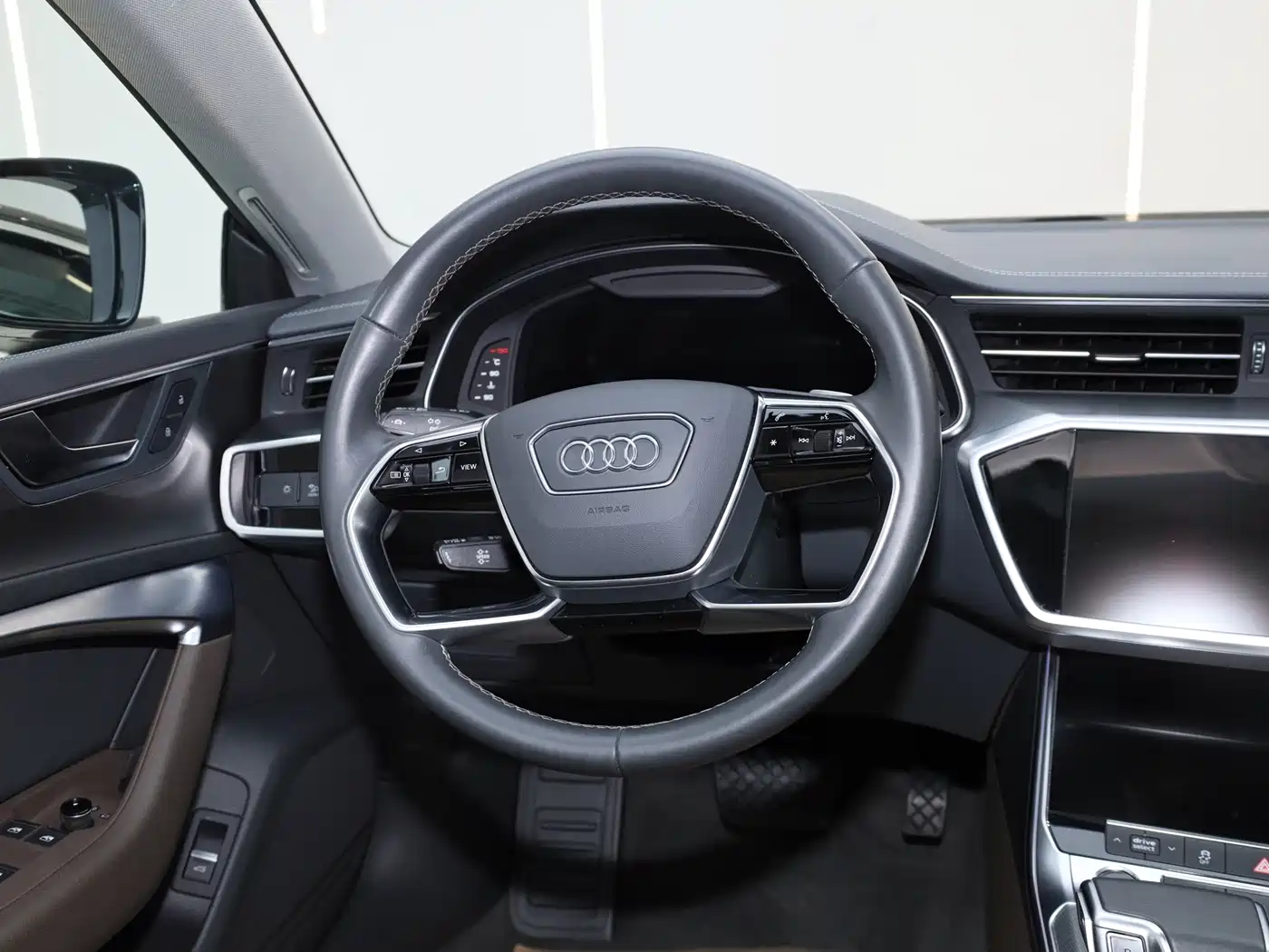 Audi A7L 2024 45TFSI S-line Dream Edition Crystal Package фото 22
