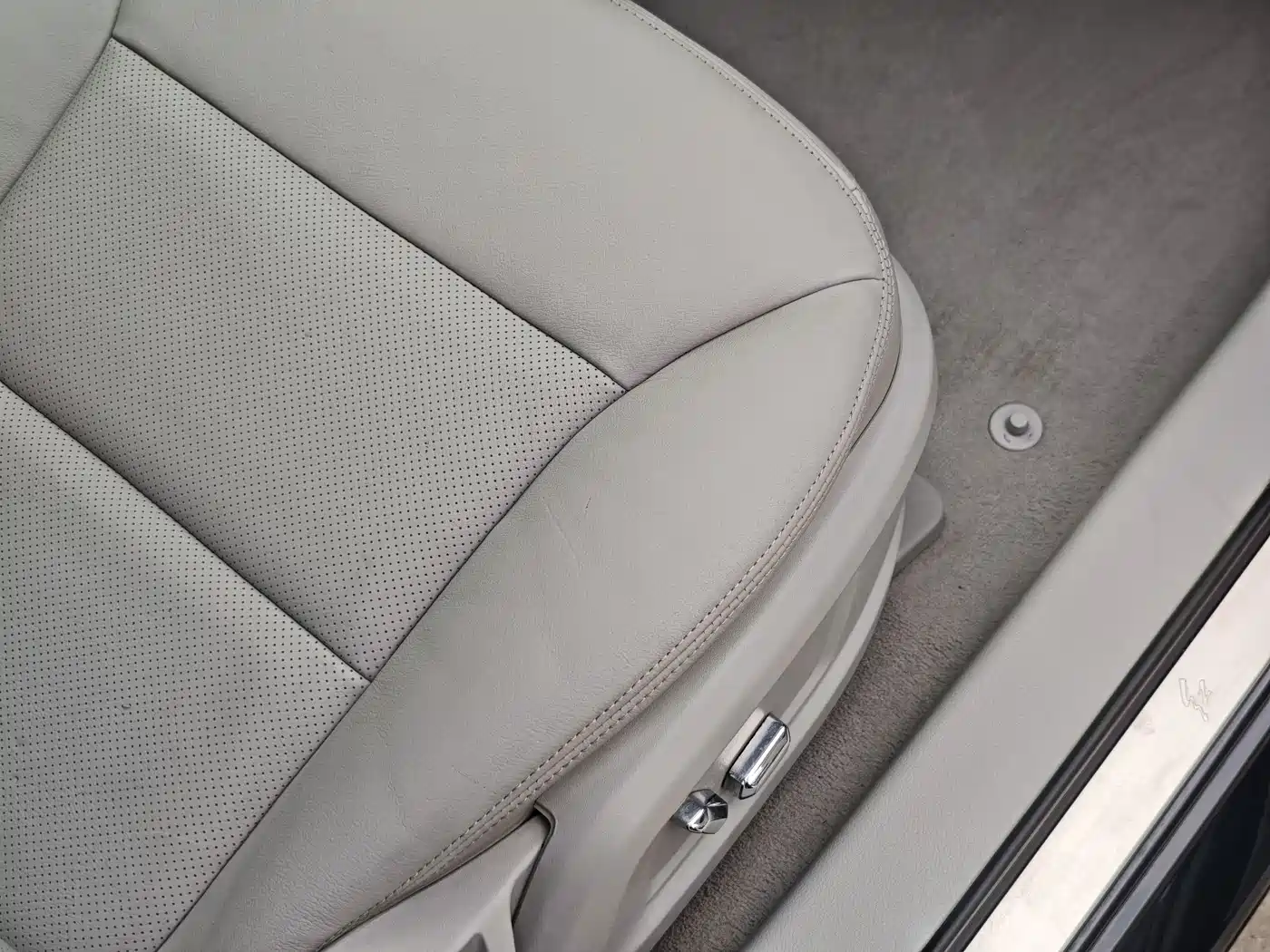 Hongqi H7 2016 2015 2.0T Luxury
