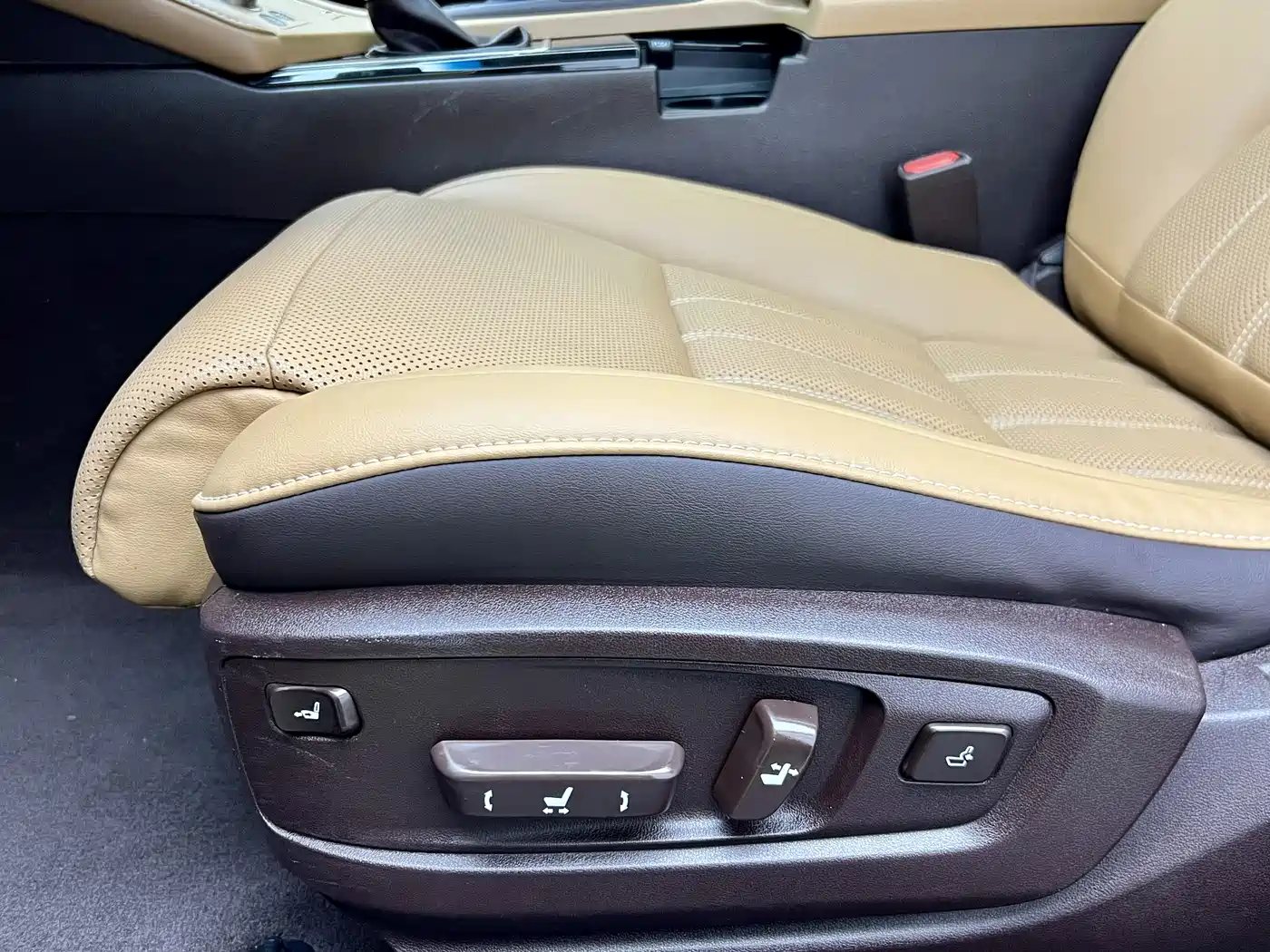 Lexus ES 2015 200 Elite Edition фото 9