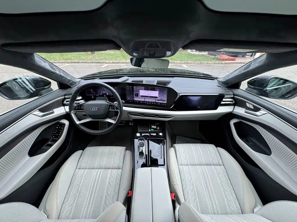 Фото 20 - Audi A6L