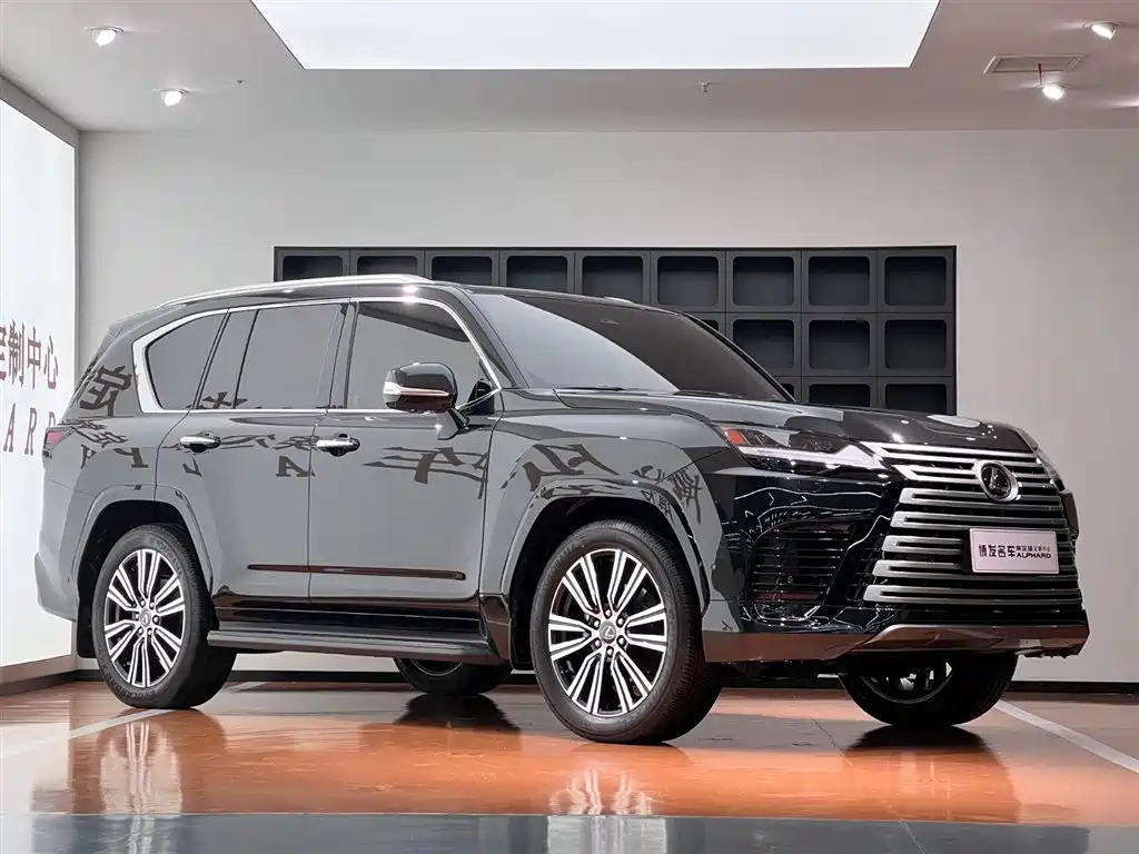 Lexus LX 2025 700h Boundary Edition фото 3