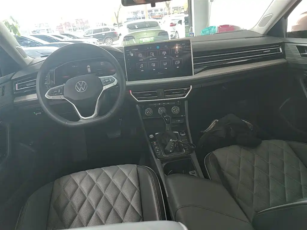 Volkswagen Sagitar 2023 300TSI DSG Surpassing Edition фото 10