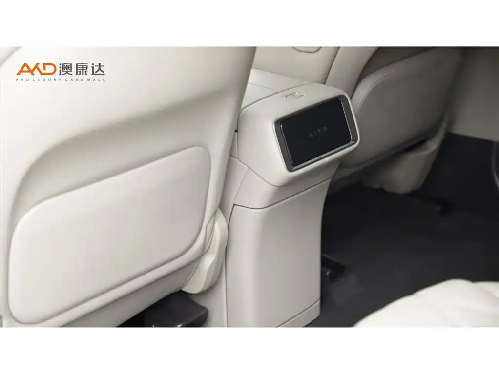 AITO Wenjie AITO M9 2025 Extended Range Max 52kWh 6-Seater фото 10