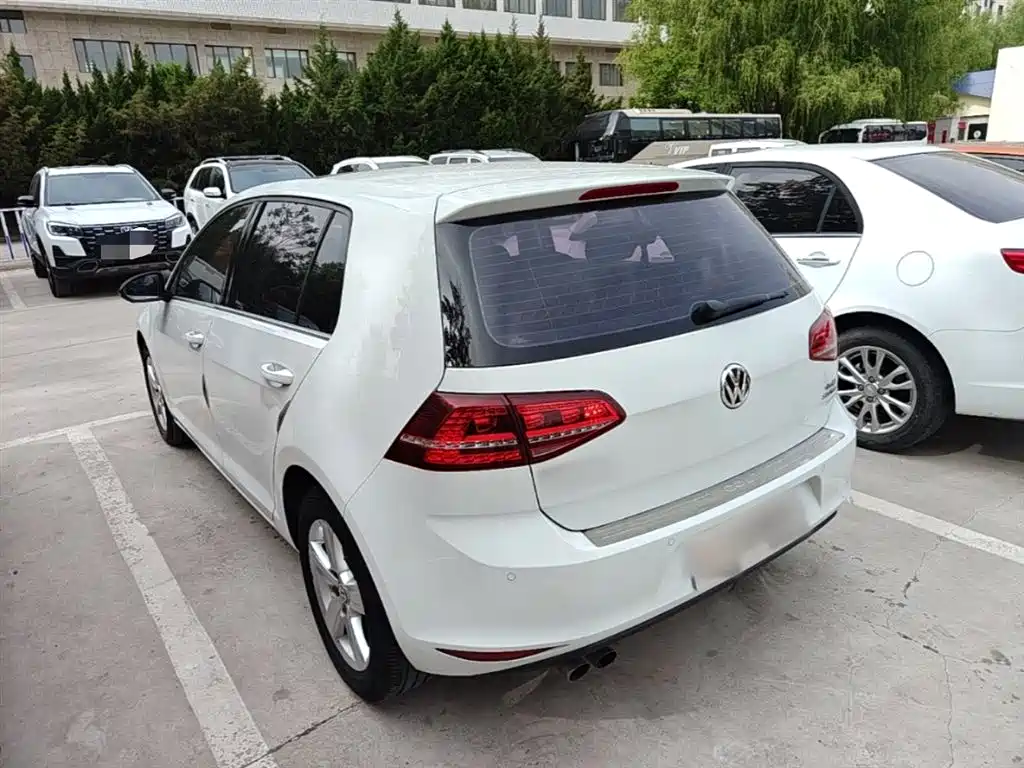 Volkswagen Golf 2017 230TSI Auto Comfort Millionth Anniversary Edition фото 5