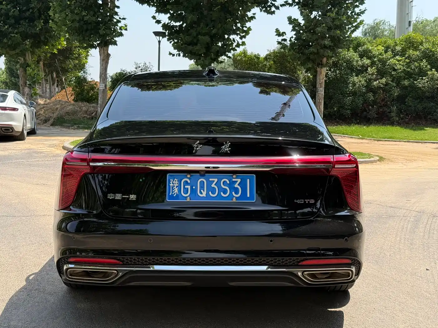 Hongqi H5 2024 2.0T Automatic Smart Connect Flag Smooth Edition фото 8