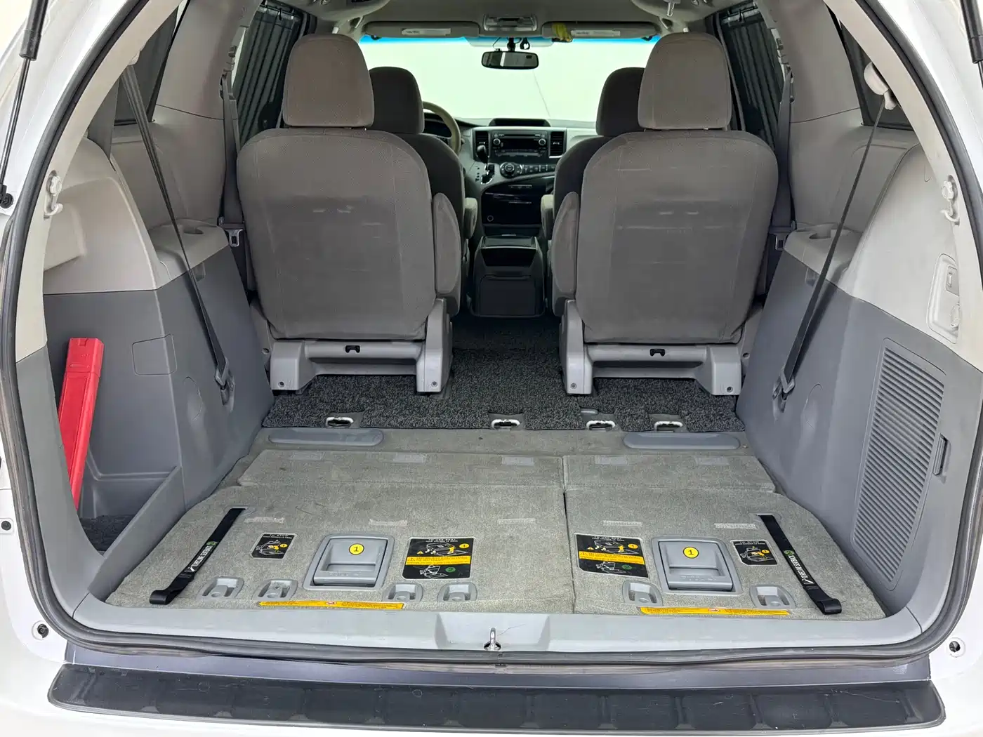 Toyota Sienna 2015 3.5L 4WD L фото 10