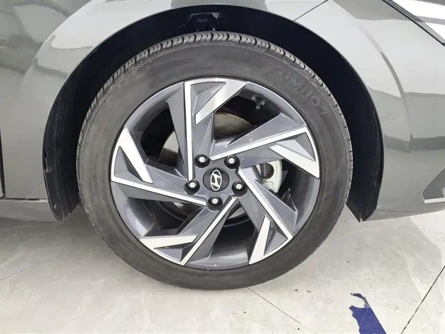Hyundai Elantra 2023 1.5L CVT GLX Elite Edition фото 6