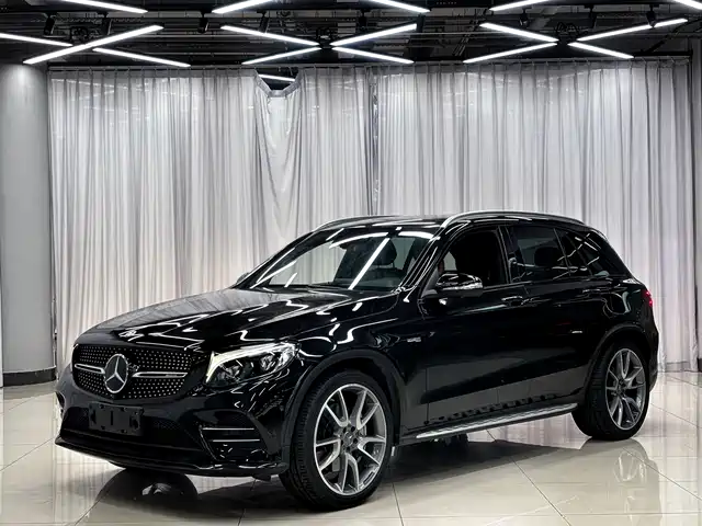 MERCEDES-BENZ GLC AMG