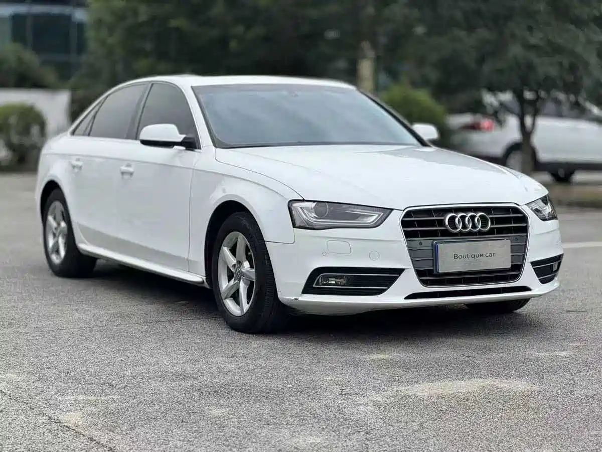 Фото 2 - Audi A4L