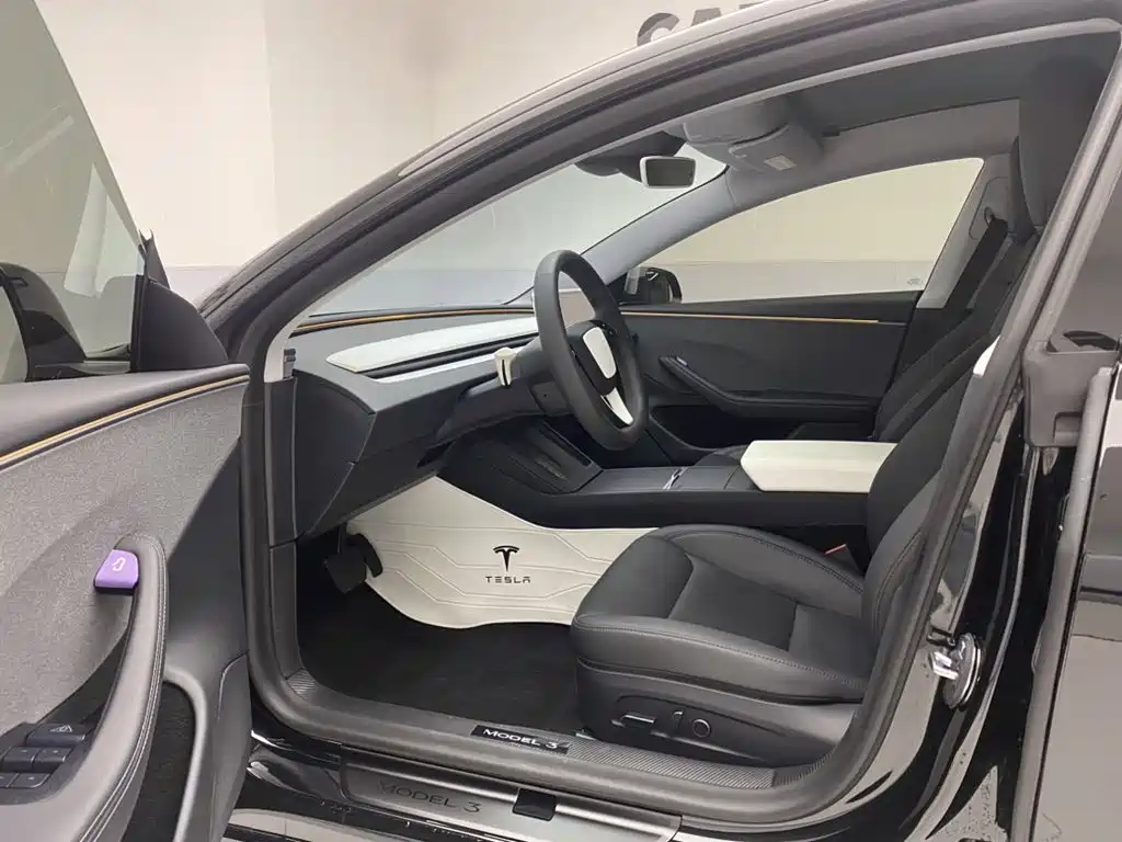 Tesla Model 3 2026 2025 Model Year Facelift Rear-Wheel Drive