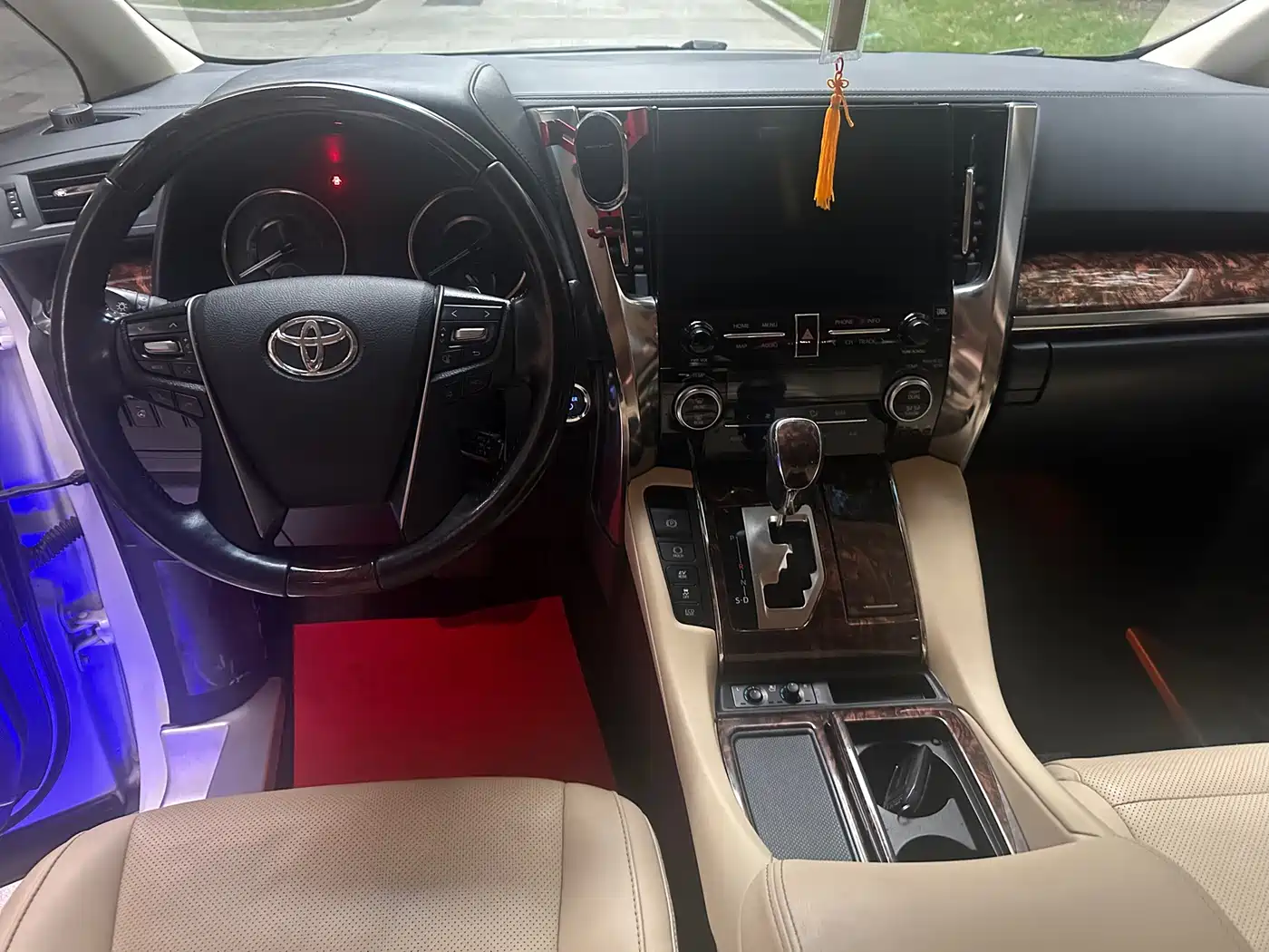 Toyota Alphard 2021 Hybrid 2.5L Luxury фото 6