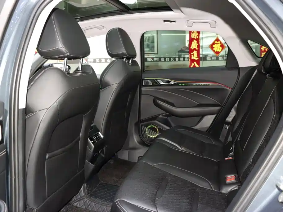 Фото 11 - Geely Preface
