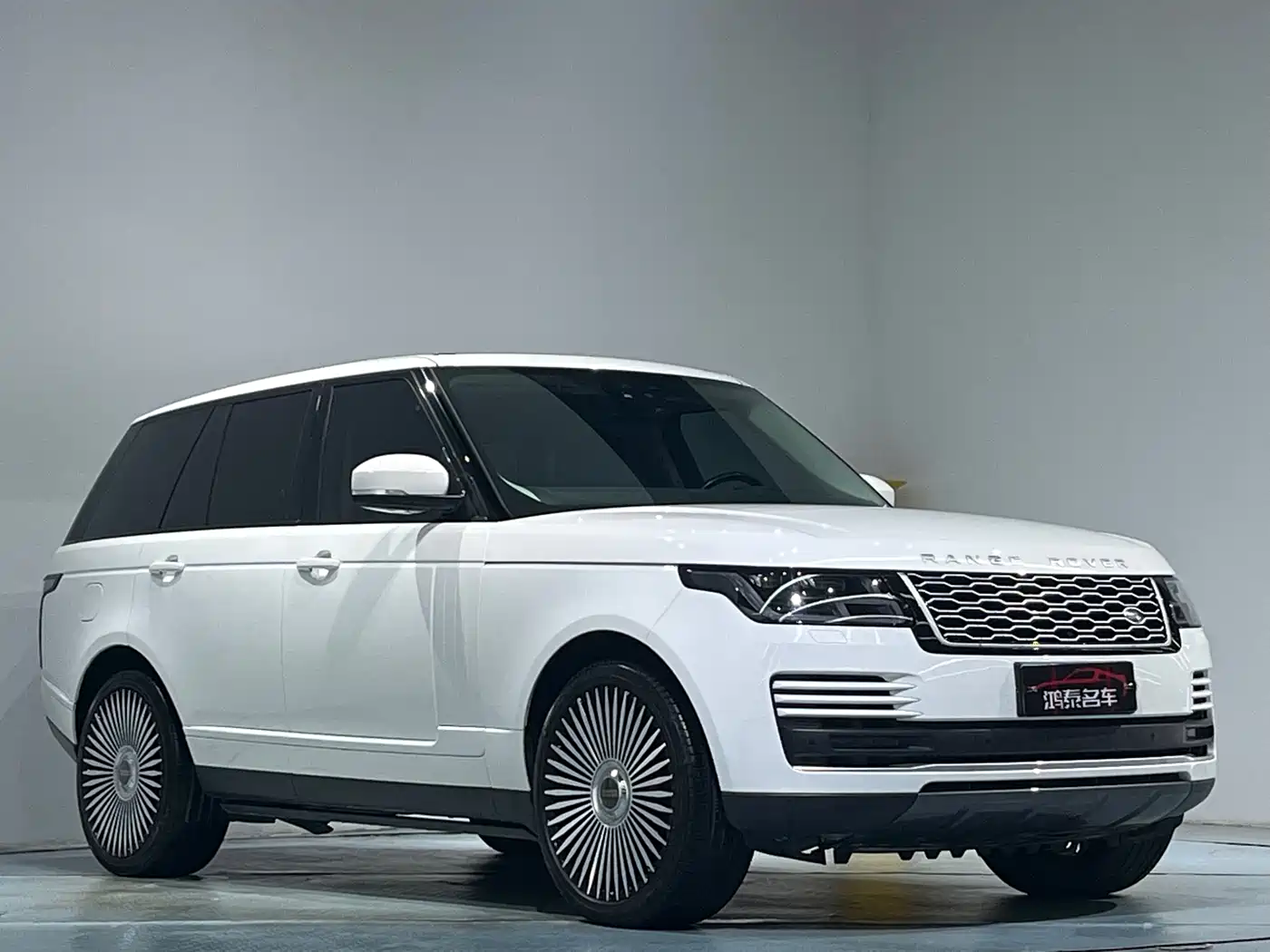 Land Rover Range Rover 2018 3.0 SC V6 Vogue Heritage Edition фото 4