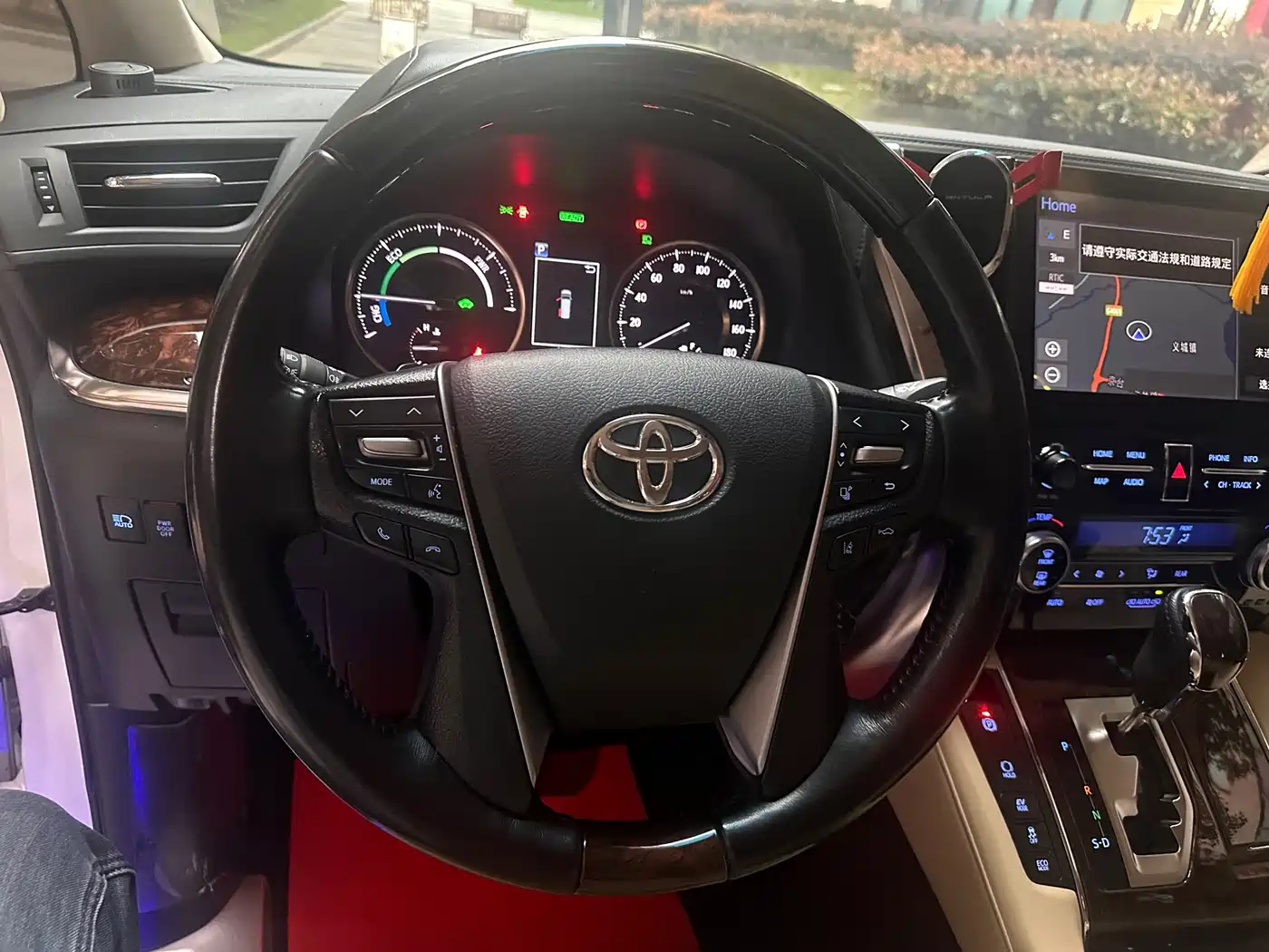 Toyota Alphard 2021 Hybrid 2.5L Luxury фото 5