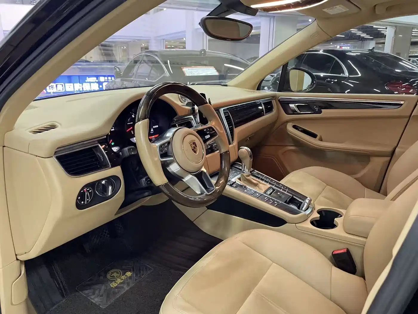 Porsche Macan 2016 Macan 2.0T фото 8