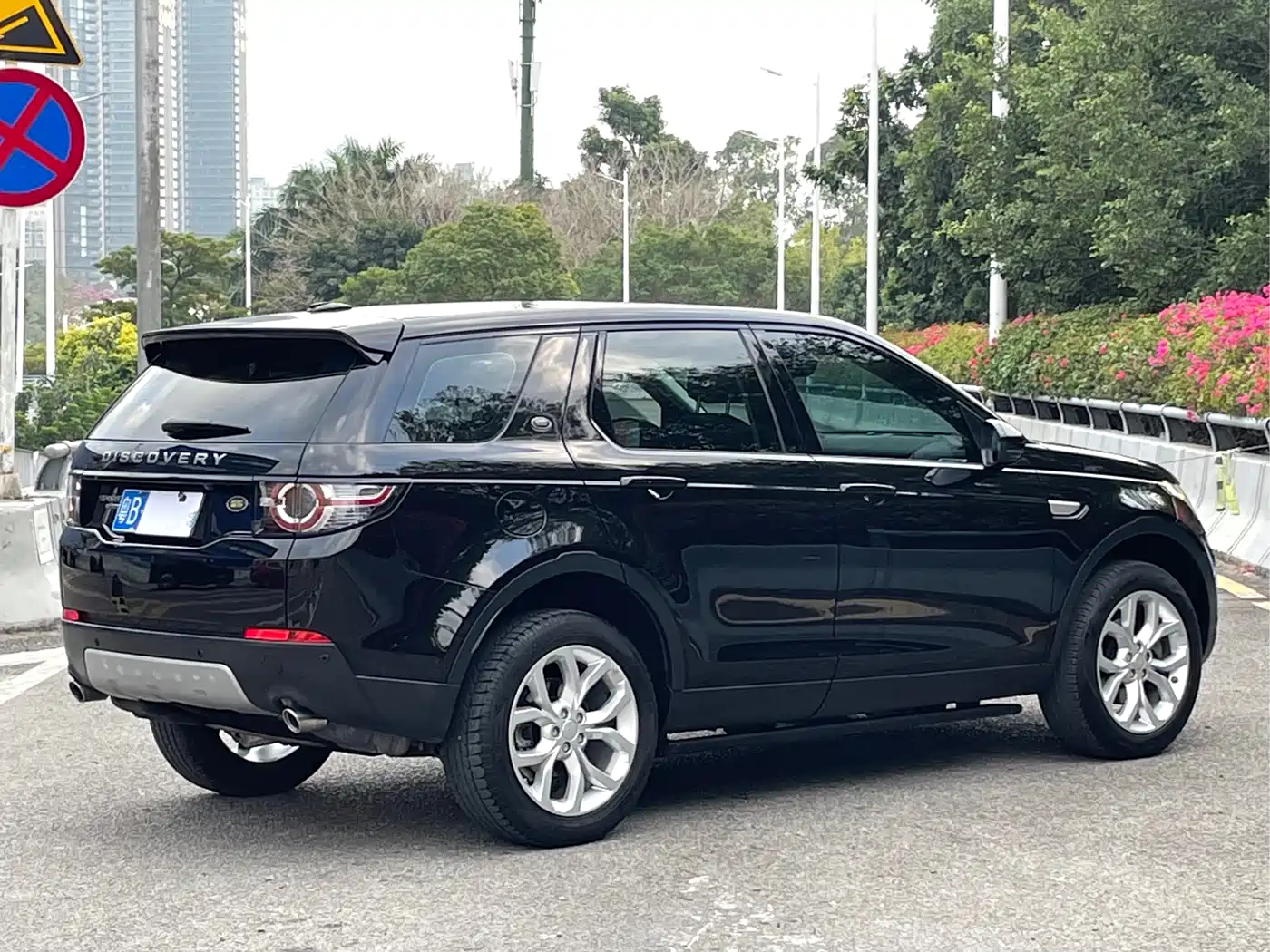 Land Rover Discovery Sport 2016 2.0T HSE фото 3