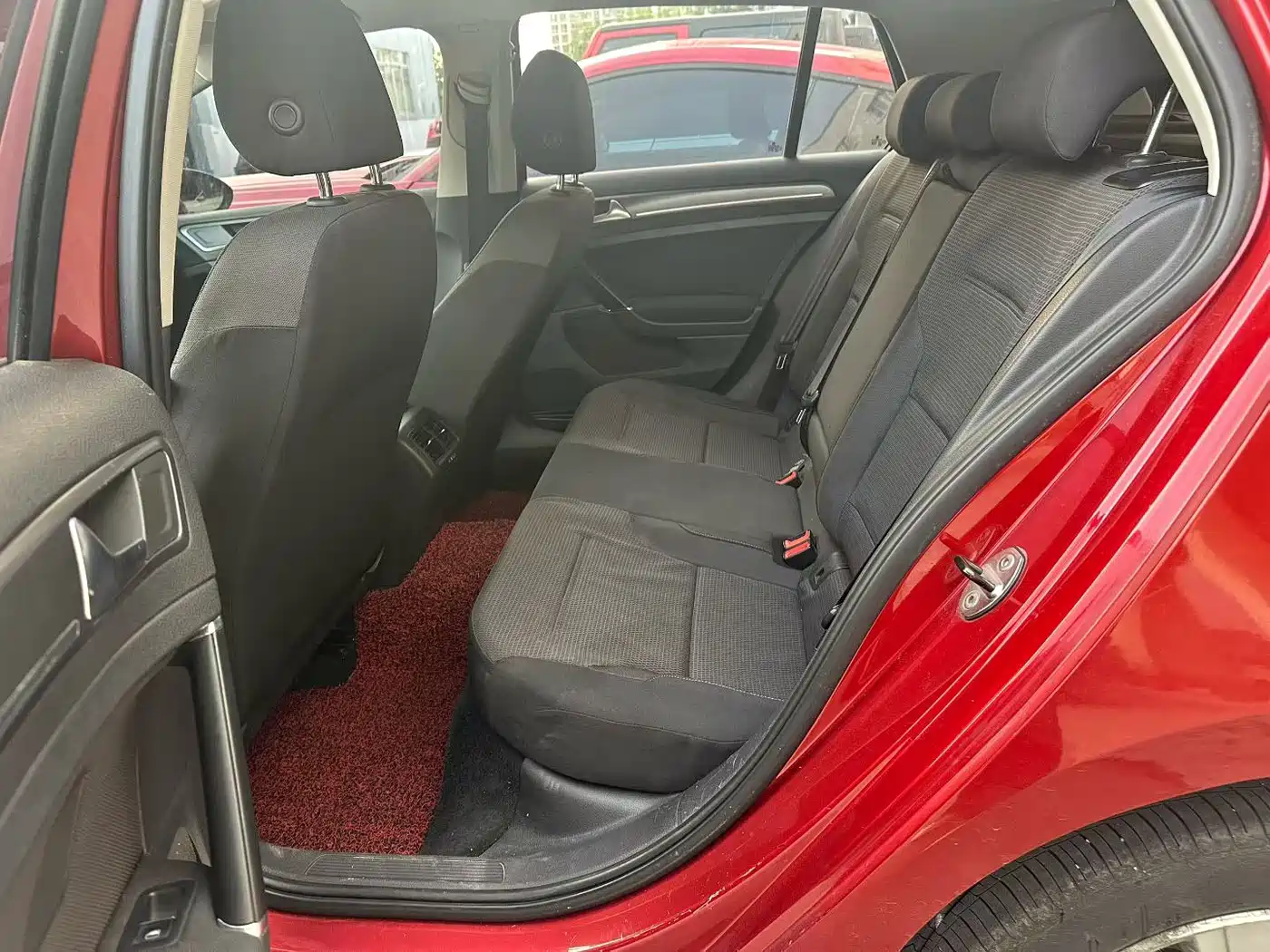 Volkswagen Golf 2014 1.6L Automatic Comfort фото 9