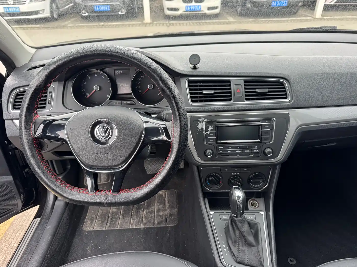 Volkswagen Lavida 2015 1.6L Automatic Comfort Edition фото 5