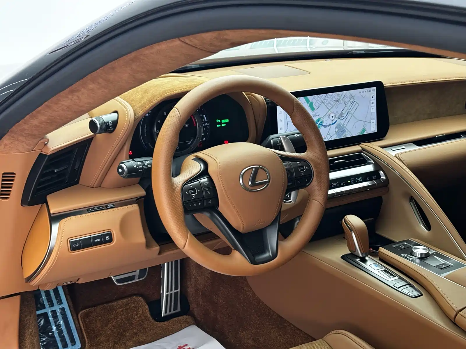 Фото 8 - Lexus LC