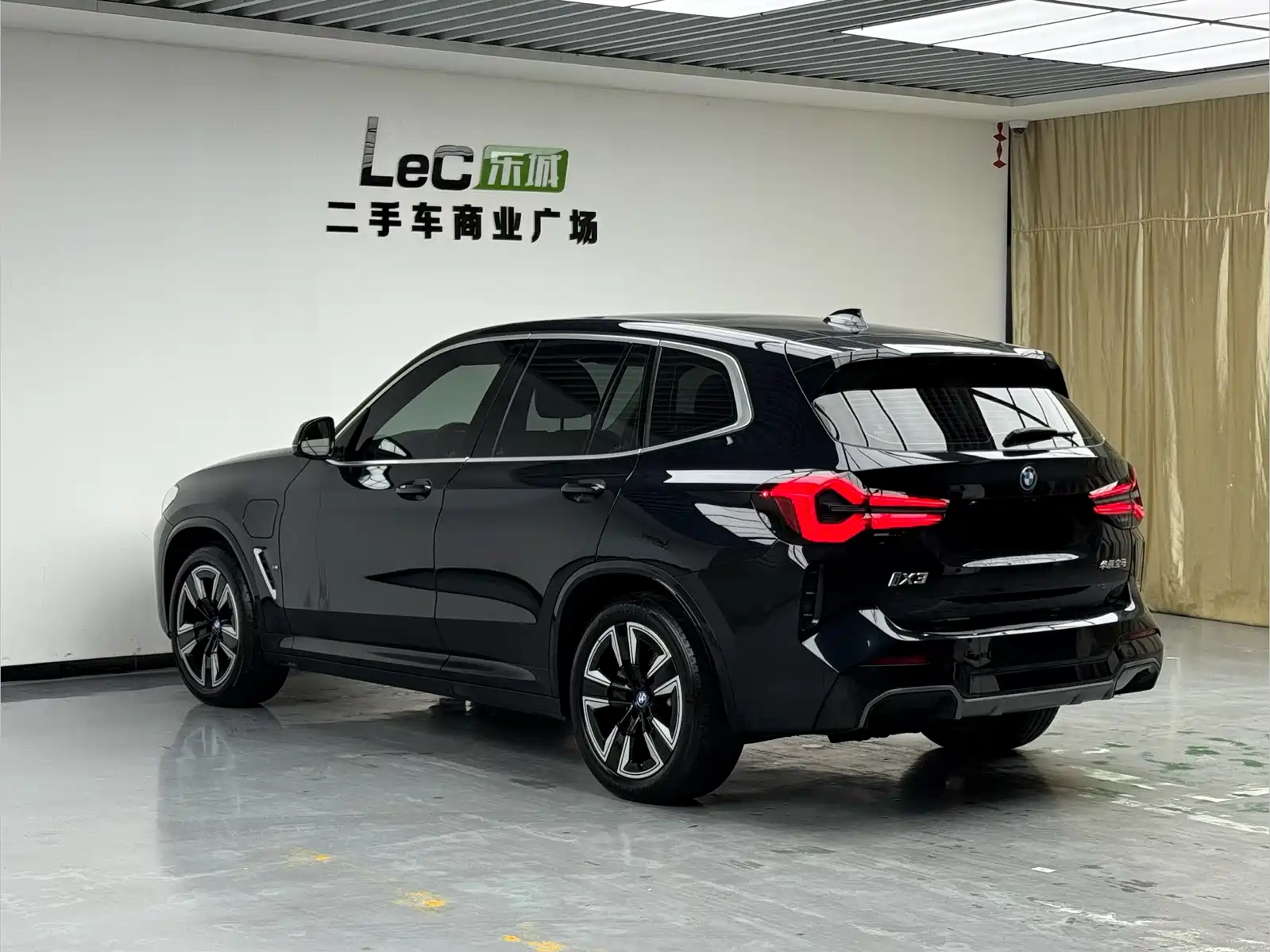 Фото 6 - BMW iX3