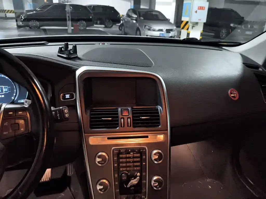 Volvo XC60 2014 2015 T5 AWD Smart Drive Edition