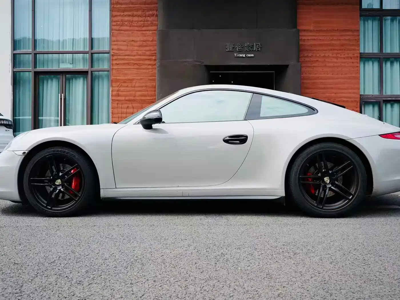 Porsche 911 2013 Carrera 4S 3.8L фото 3