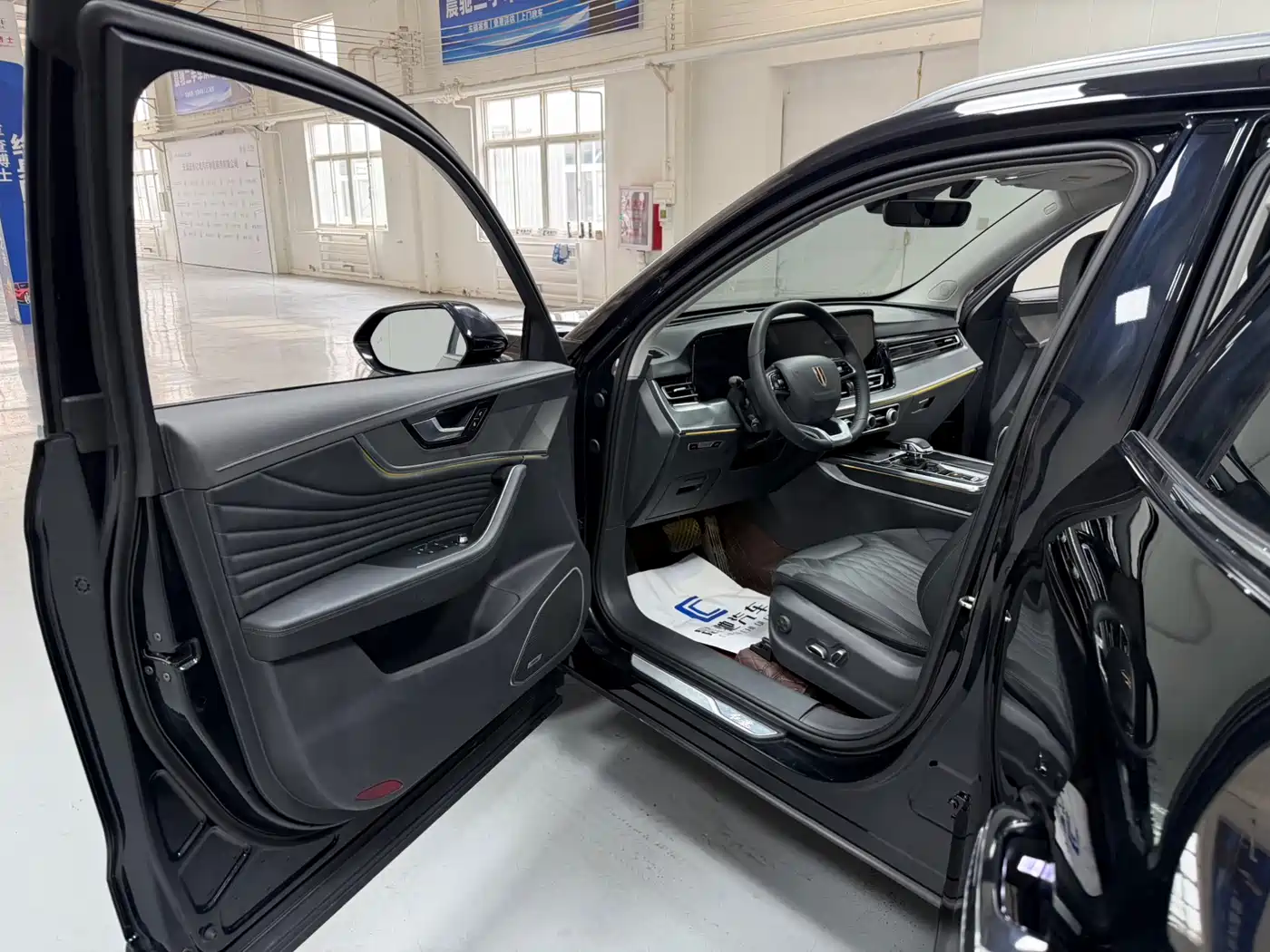 Hongqi HS5 2023 2.0T Flag Enjoy Pro Edition фото 11