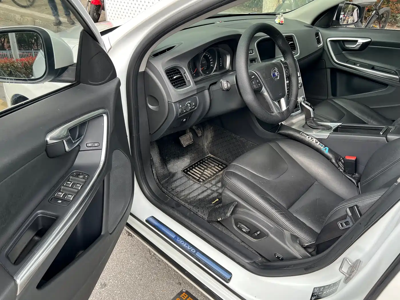 Фото 8 - Volvo S60