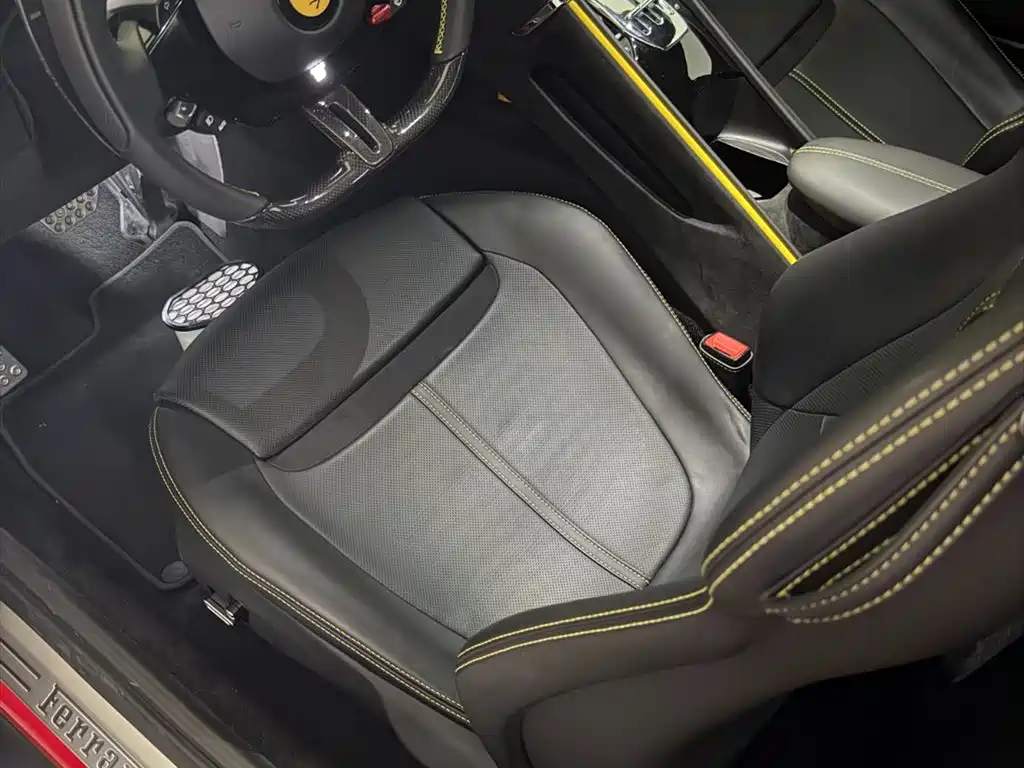 FERRARI ROMA