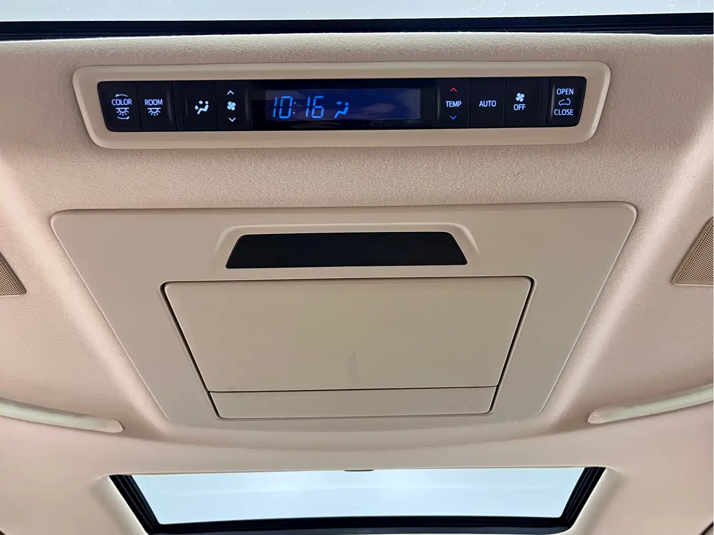 Toyota Vellfire 2021 Crown Hybrid 2.5L HV Premium Edition фото 20