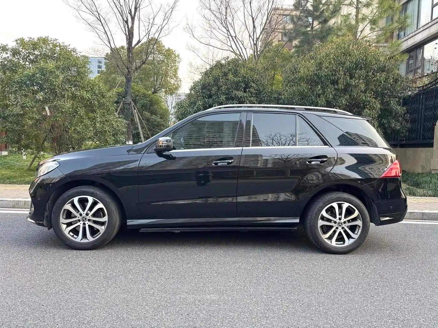 Mercedes-Benz GLE 2018 GLE 320 4MATIC Dynamic Ultimate Edition фото 3