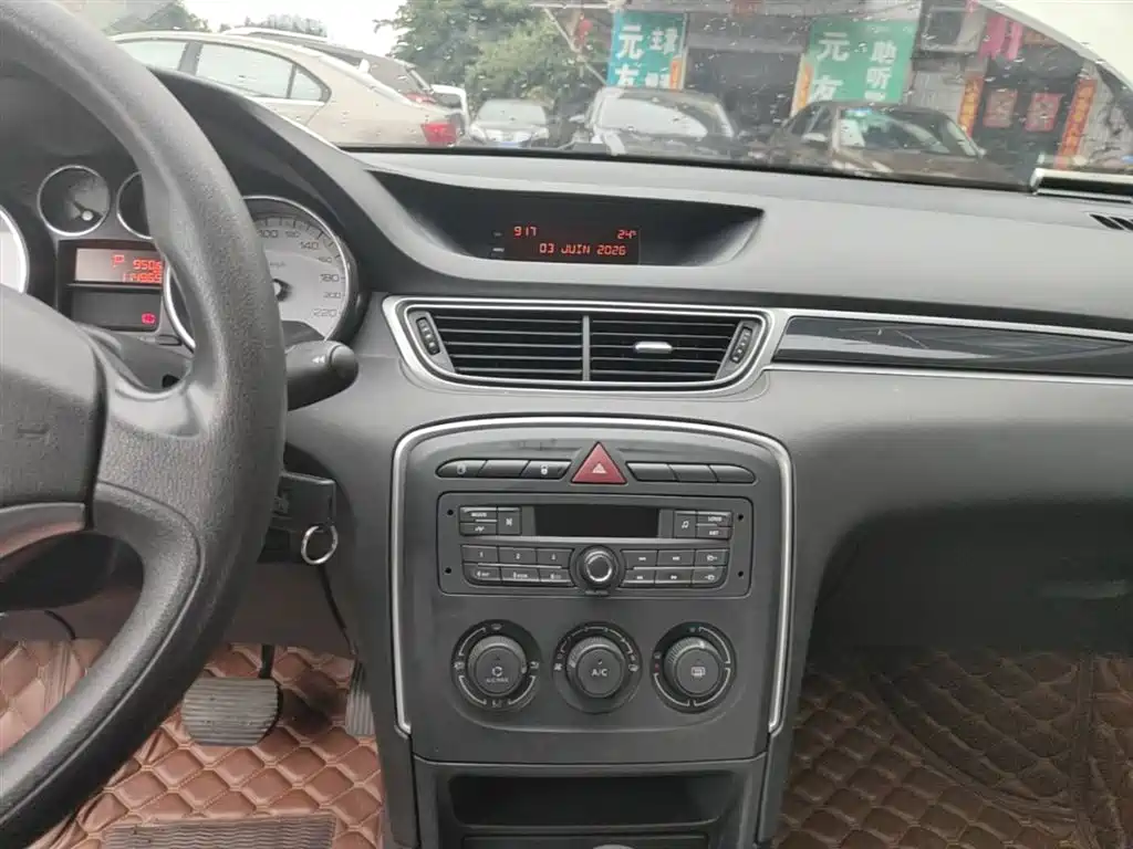 Peugeot 308 2014 Model Joy Edition Classic 1.6L Automatic Superior Style фото 13