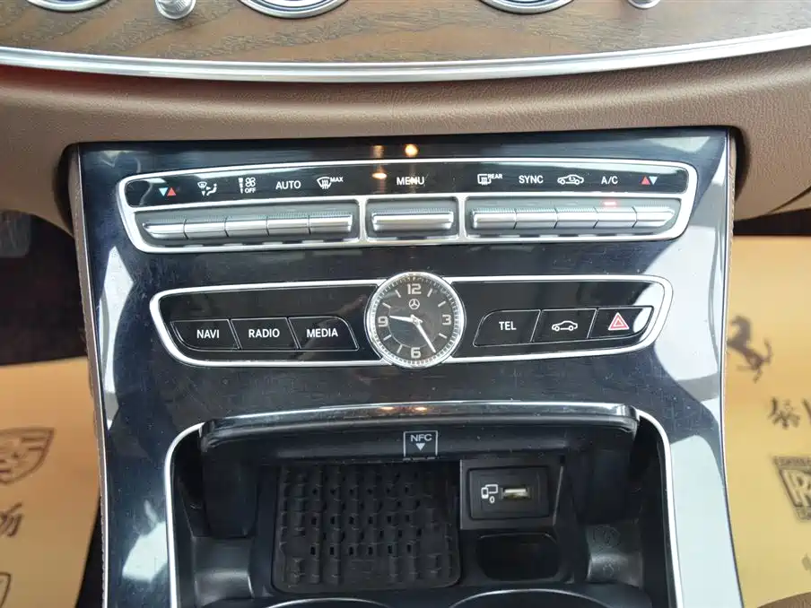 Фото 8 - Mercedes-Benz E-Class