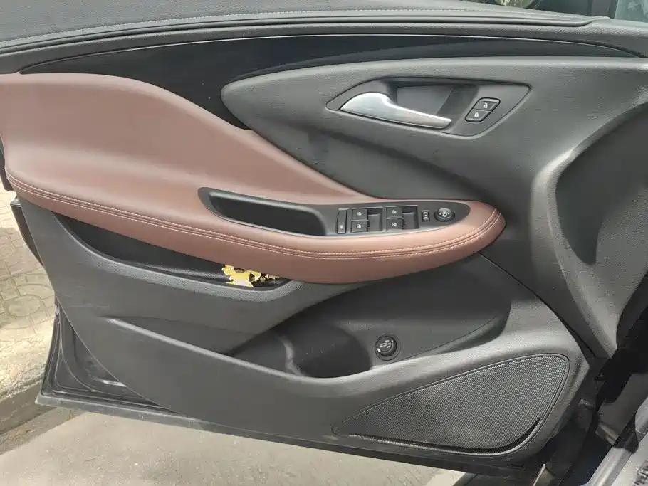 Photo 7 - Buick Envision Plus