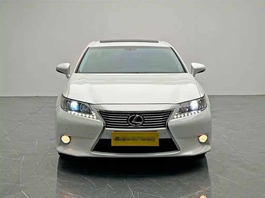 Lexus ES 2014 250 Elite Edition фото 2