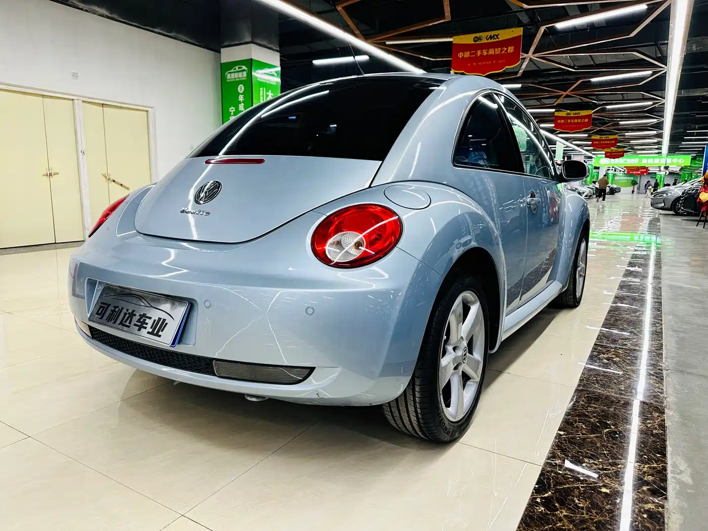 Volkswagen Beetle 2010 1.8T BlackOrange Luxury Edition фото 5