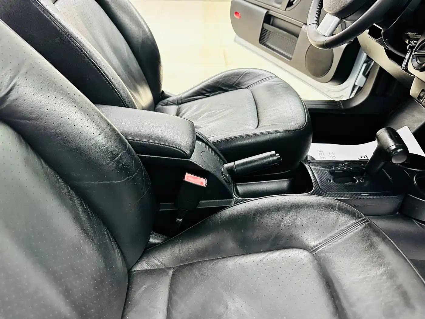 Volkswagen Beetle 2010 1.8T BlackOrange Luxury Edition фото 22