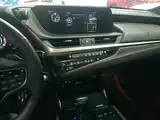 Фото 13 - Lexus ES