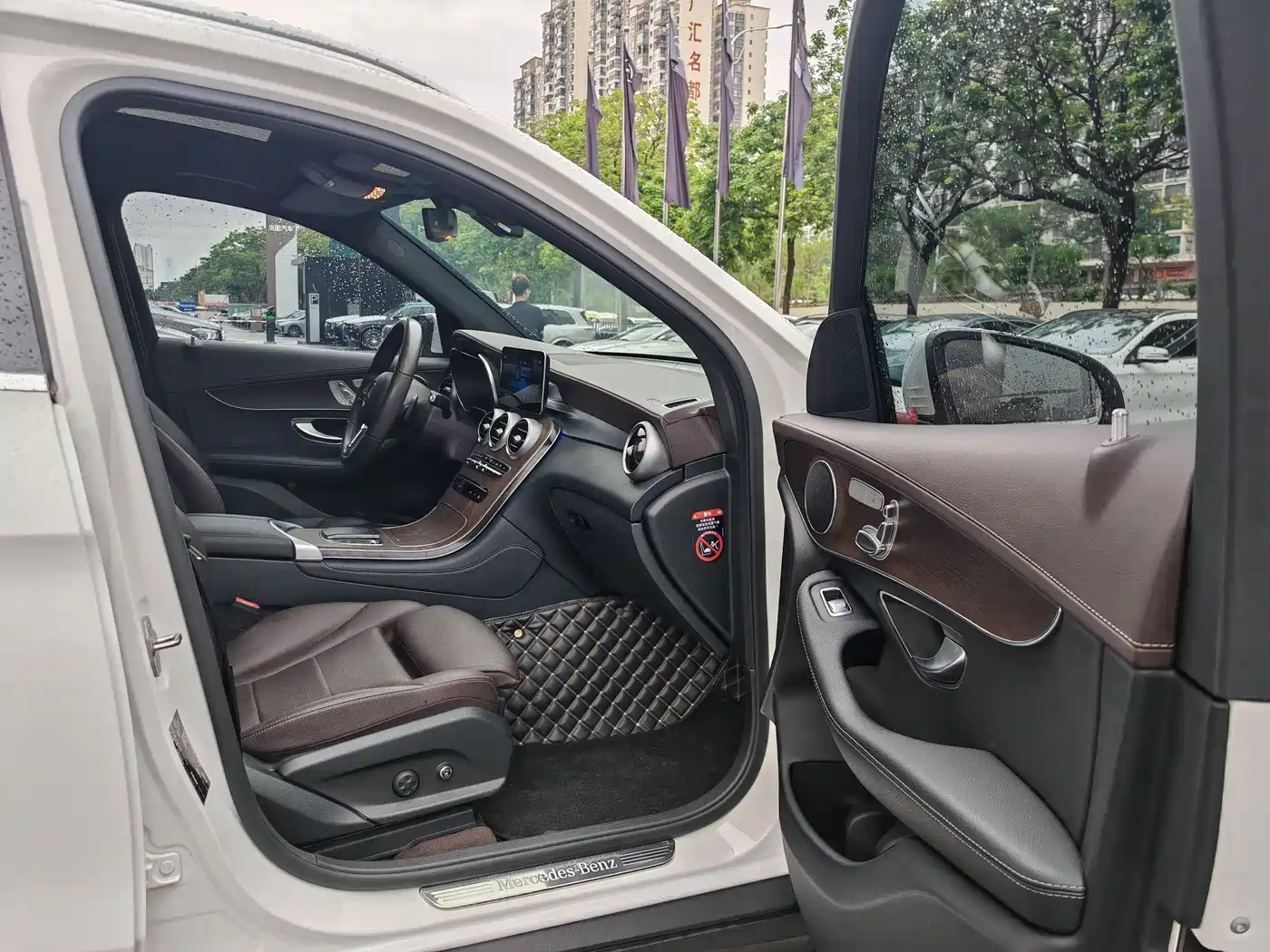 Mercedes-Benz GLC 2021 GLC 260 L 4MATIC Luxury фото 18
