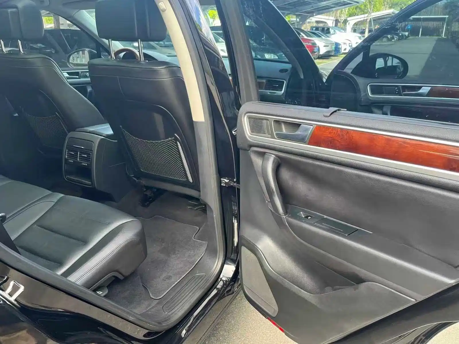Фото 9 - Volkswagen Touareg