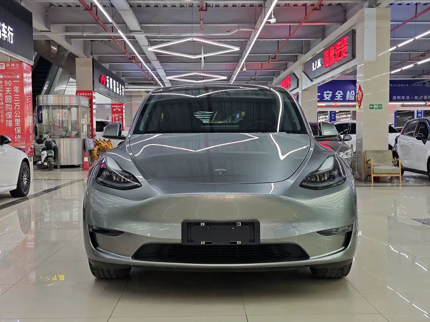 TESLA MODEL Y