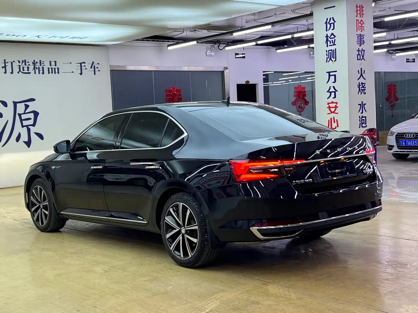 Škoda Superb 2025 Model TSI280 DSG Premium Edition фото 6