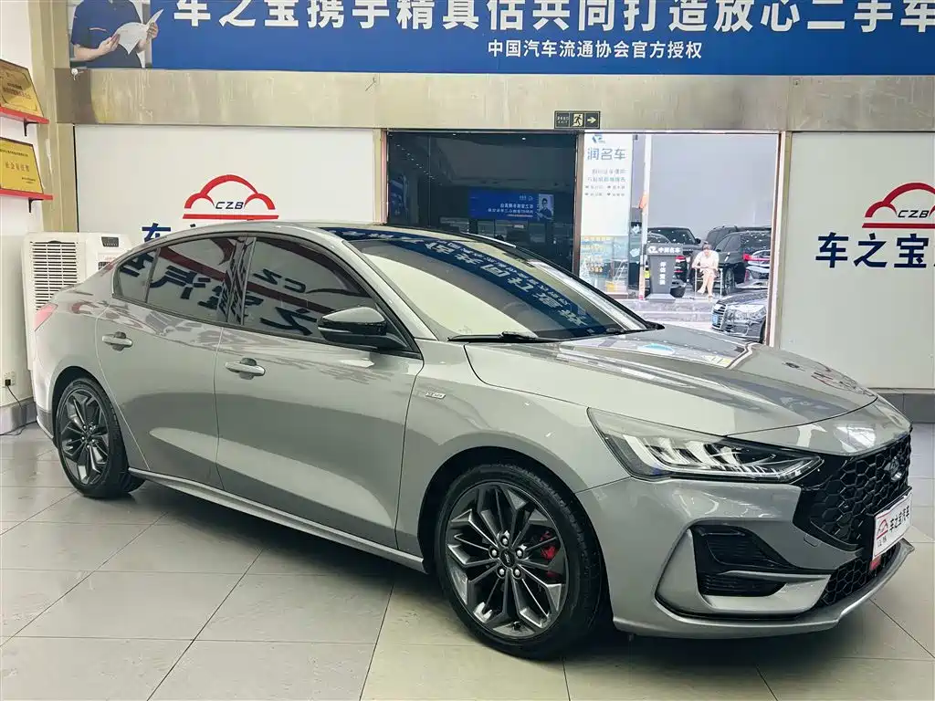 FORD FOX
