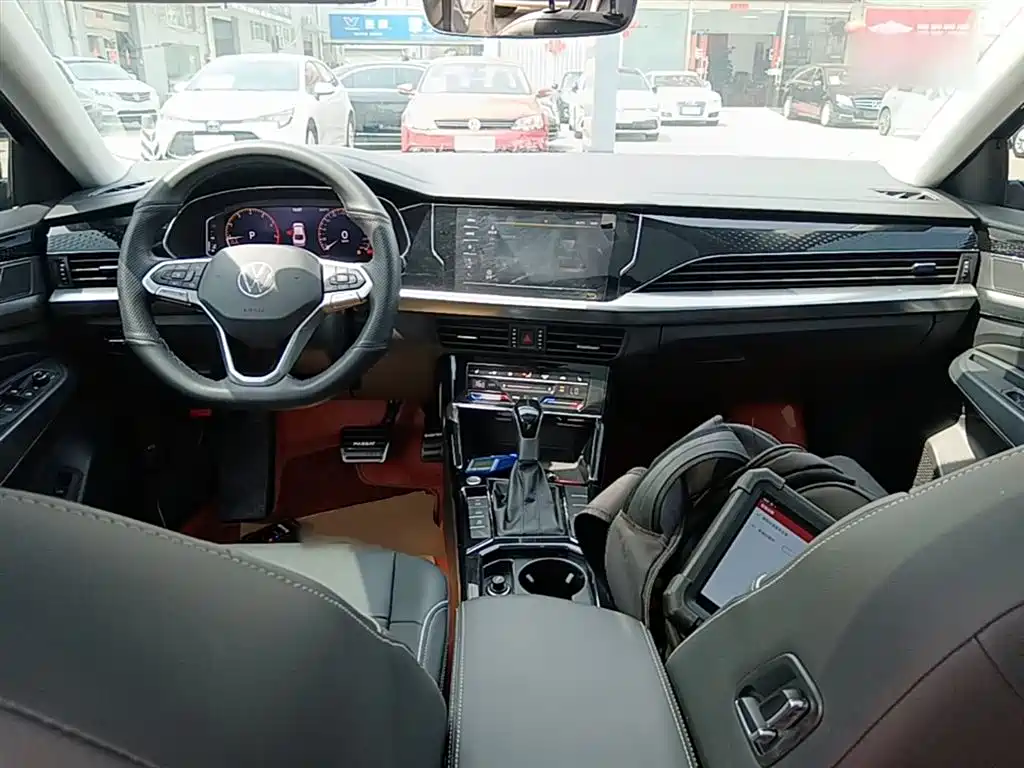 Volkswagen Passat 2022 330TSI Starlight Elite Edition фото 10