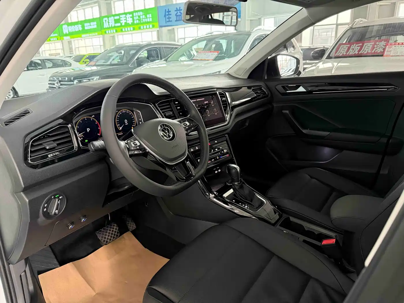 Volkswagen T-ROC 2022 280TSI DSG 2WD Comfort PLUS фото 7