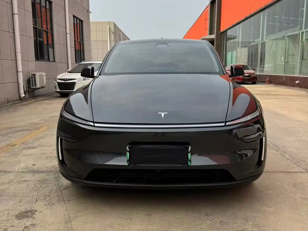 Фото 2 - Tesla Model Y