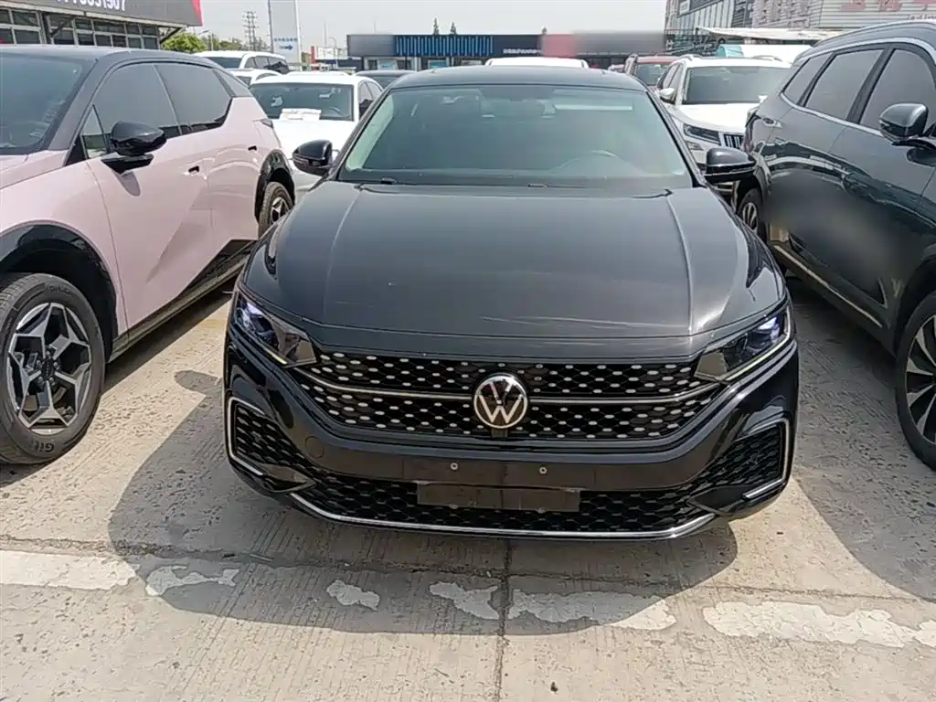 Volkswagen Passat 2022 330TSI Starlight Elite Edition фото 3