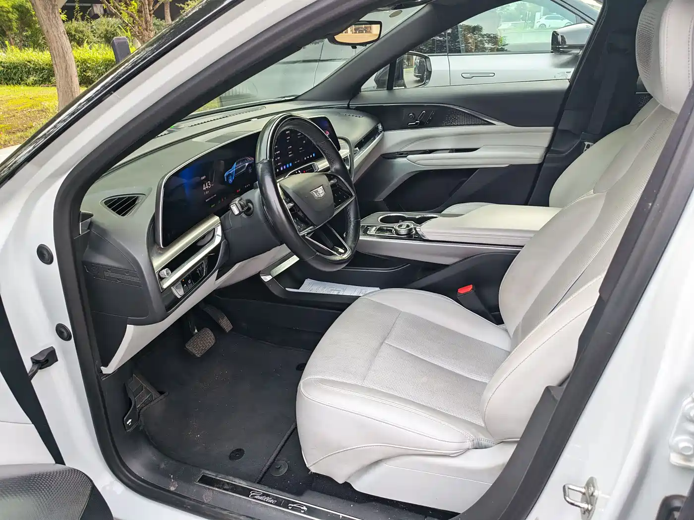 Cadillac IQ Rui Ge 2022 2022 RWD Long Range Luxury Edition