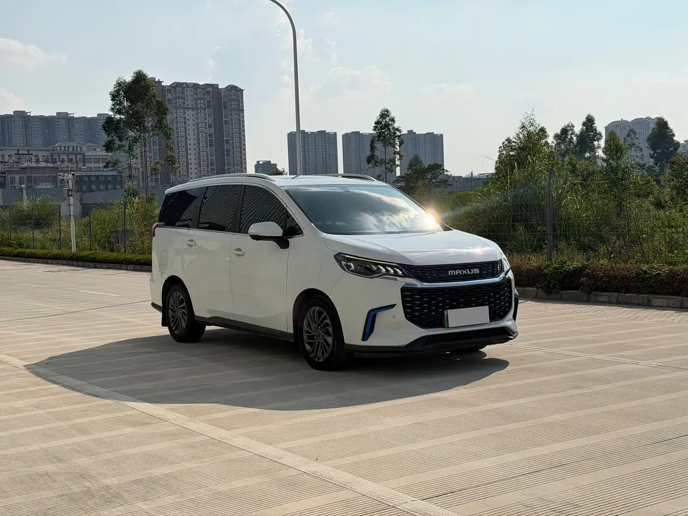 Maxus EUNIQ 5 2022 2020 1.3T PLUG IN Elite Edition